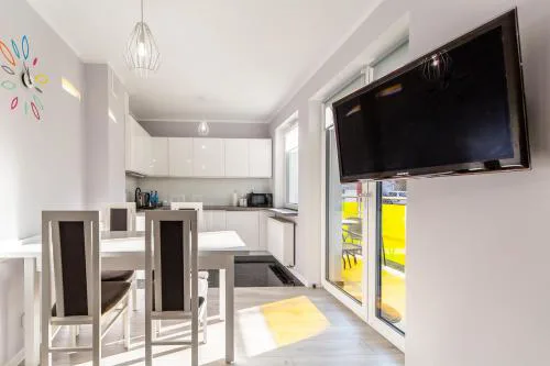 Kolorowe Balkony - Słoneczny Apartament w Międzyzdrojach by Noclegi Renters