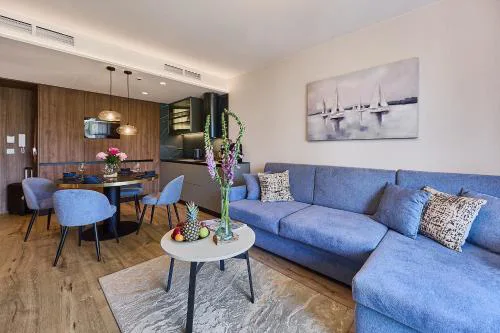 Golden Hour Apartments- Loft H 216
