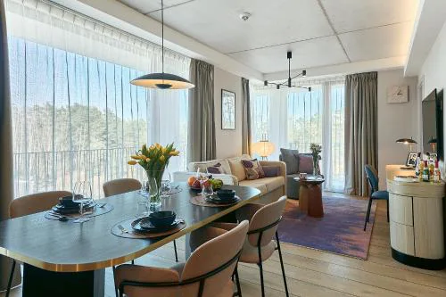 Golden Hour Apartments- Loft H 302