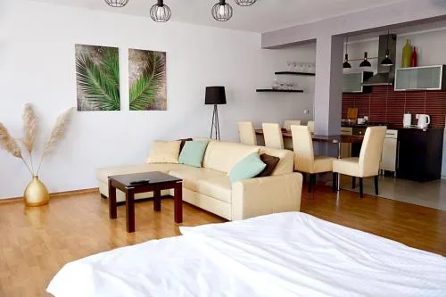 Plac 14- Apartamenty i pokoje w centrum
