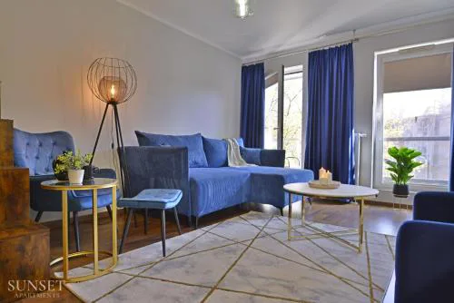 Sunset Apartments - apartament z parkingiem i bocznym widokiem na port