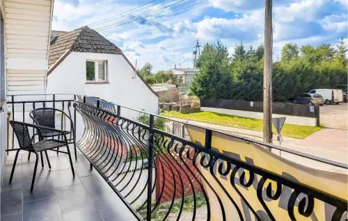 3 Bedroom Lovely Apartment In Wiselka