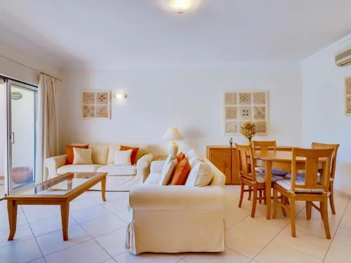 1 bdr apartment with pool next to Laguna Golf Course