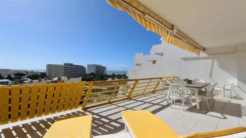 Al Charb TopFloor sea view, ar con, pool - CleverDetails