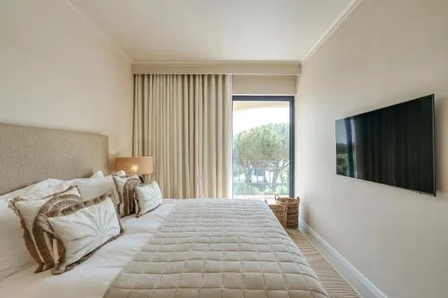 Apartamento T2 renovado no Vila Sol com piscina