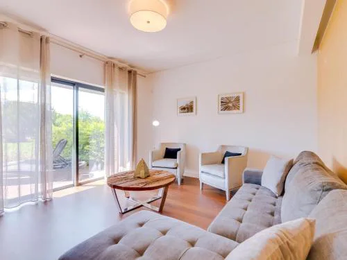 L'orangerie modern 1bdr apartment, ground floor