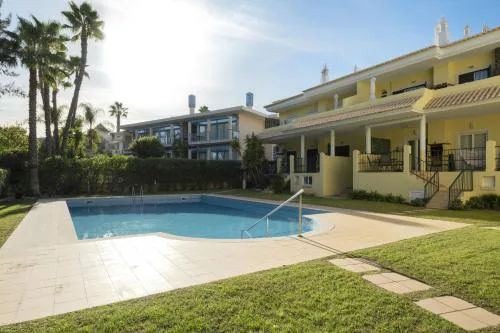 Mar e Golfe - Pool with golf view by HD