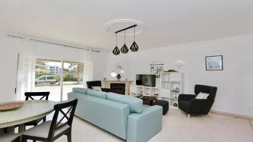 Moura patio by Cleverdetails in Vilamoura