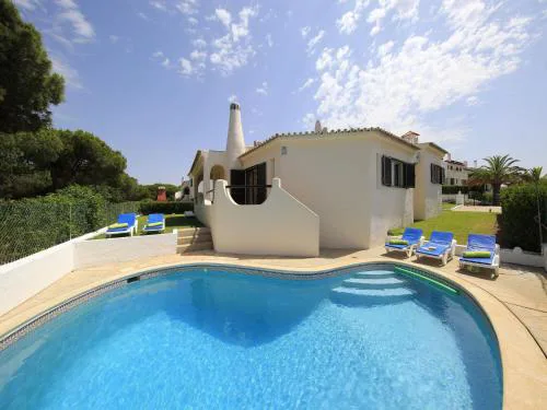 Portuguese rustic style villa with private pool
