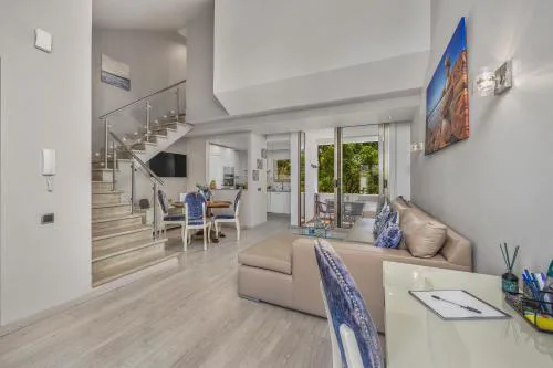 Renovated Vilamoura Penthouse Near Marina & Beach