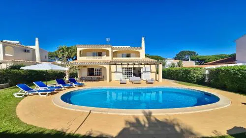 Villa Den, private pool villa, Sleeps 6 adults and 2 children, CD 304 - Cleverdetails