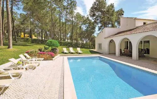 Villa Holly