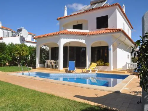 Villa in Vilamoura with Private Pool