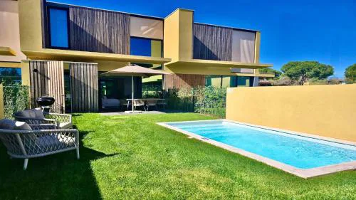 Villa Rimah, Sunny Algarve, Entire Villa "heated" pool, Golf, walk to Beaches & Long Stays by Clever Details