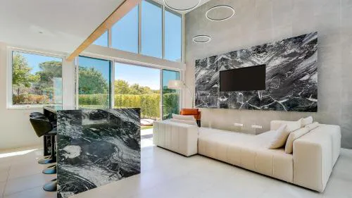 Villa Serenity- CleverDetails, Central Vilamoura, Sleeps 4 adults and 2 children, located in the center