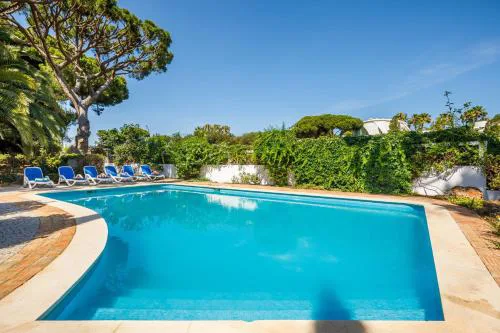 Villa Quadradinhos 38Q 4 Bedrooms Private Pool Short Walk To The Beach