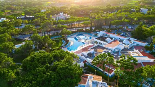 Four Seasons Country Club