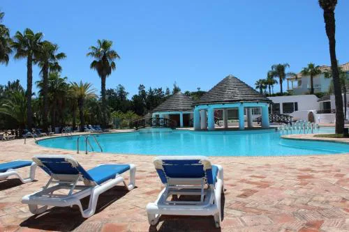 Tulio 2 Bedroom Luxury Apartment located in Encosta Do Lago