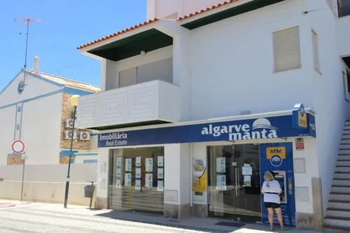 Apartamento com 3 quartos a 250 metros praia