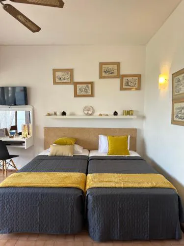 Grandpa's Nook Studio-Torralta-Ocean View by Aura