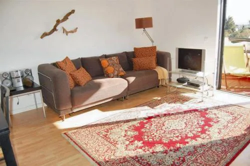 Modern Apartment in Alvor with Shared Pool (70 m²)