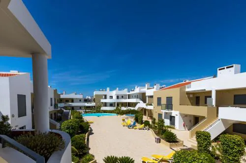 One Bedroom Apartment in Albur Village 2J