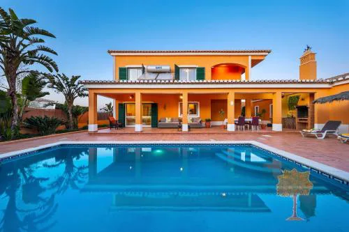 "Orange Tree Villa in Alvor - South - facing Family Villa with Private Poll"