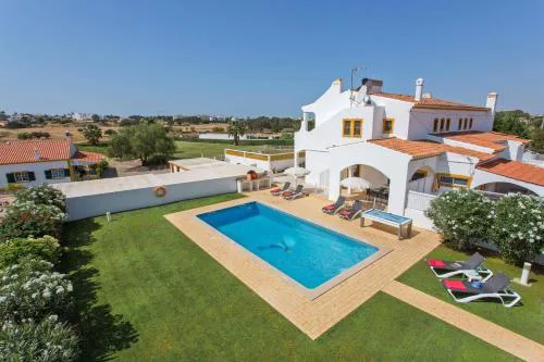 Villa Carlos by Villa Plus