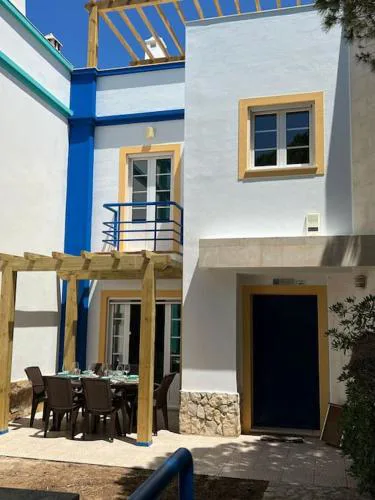 Moradia V3 na Urbanização Praia Verde