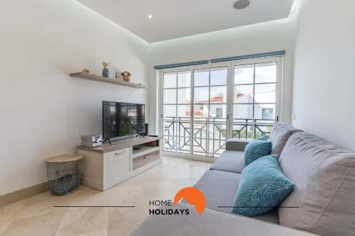 #104 Fanichi Flat by Home Holidays