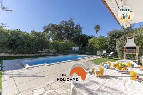 #329 Villa w Pool Family Stay