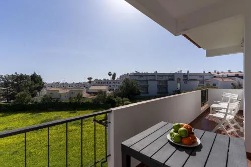 #333 T2 Edificio Domino by Home Holidays
