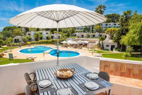 Albufeira Sunny Days | Pool View Family Apartment