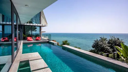 Algarve Villa for Contemporary Design & Sea Views