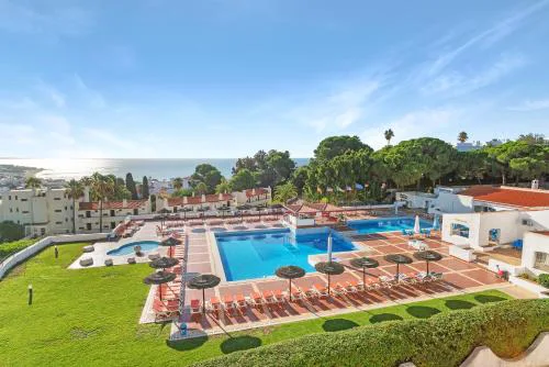 Apartment with 3 Swimming pools near the Old Town