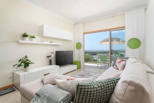 Apartment with comfortable Terrace, 2 Swimming pools & Tennis court
