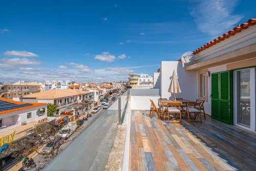 Azinhais Apartment - Heart of Oura