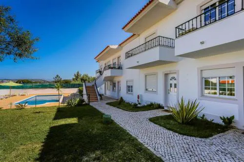 Beautiful 2-Bed Apartment in Olhos de Agua