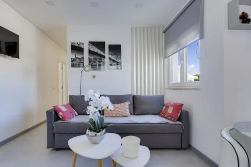 BELLAVISTA STUDIO - Modern and Renovated near Fishermen's Beach