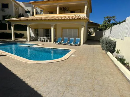 Benvindo Villa by Umbral
