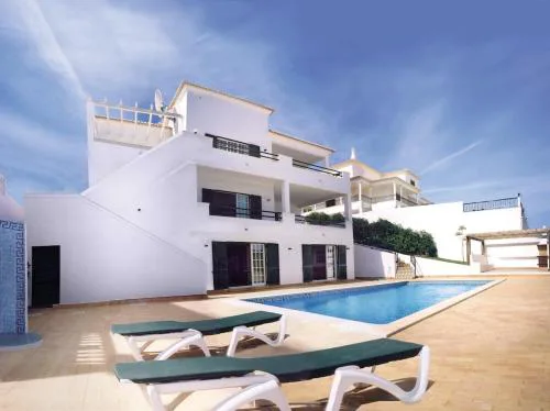 BnB Homes Villa Verde - pool, Marina view, BBQ, games room and garden