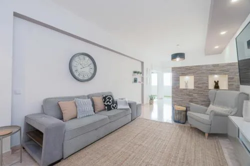 Central Apartment by Ocvillas
