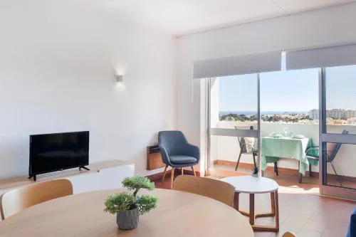 Central Sea view, with pool, AC and tennis court by Algarve Dream Holidays