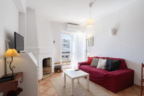 Cozy 2BR Apartment in Albufeira with Balcony, by Hopstays