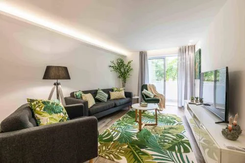 Downtown Albufeira 3-Bedroom Luxury Apartment