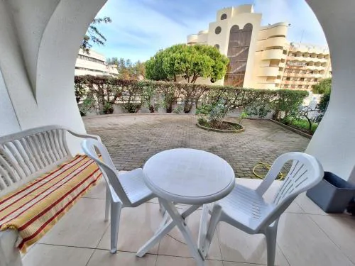 Espaçoso apartamento com excelente espaço exterior