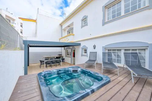 Full private 180sqm Villa - Terrace Jacuzzi - 200m Beach & Sea View