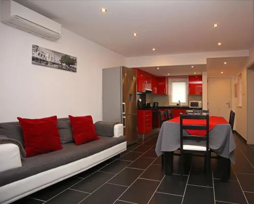 Geneve Old Town Apartment
