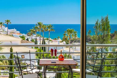 Luxurious T2 with Pool & Breathtaking Ocean Views by BeCherish