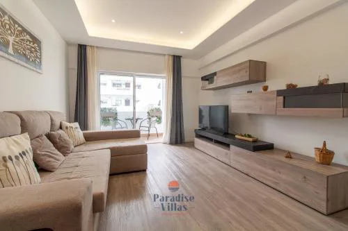 Modern 2-Bed Apartment, Pool, Central Albufeira